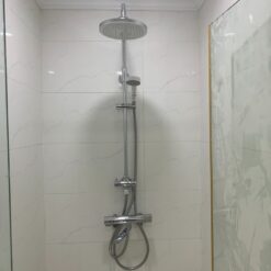 Sen Cây Toto Tbw04401J Có Khống Chế Nhiệt Độ Gồm 1 Sen Cây Và 1 Sen Tắm Cầm Tay