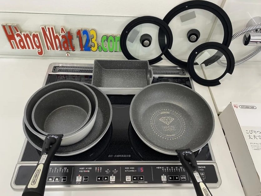 Bộ nồi IRIS OHYAMA KITCHEN CHEF 12 món có chống dính và 2 tay cầm rời