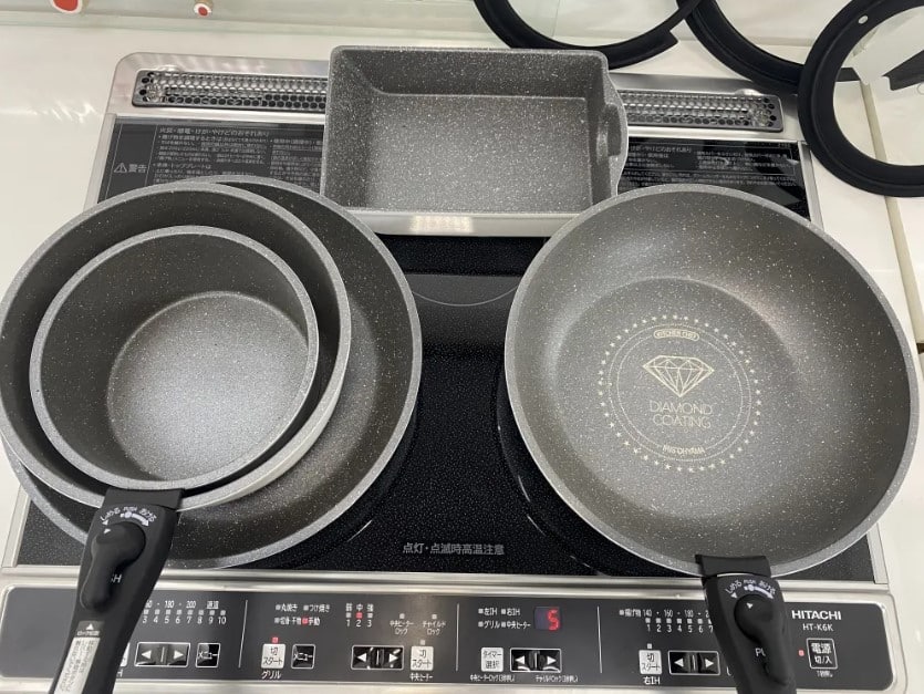 Bộ nồi IRIS OHYAMA KITCHEN CHEF 12 món có chống dính và 2 tay cầm rời