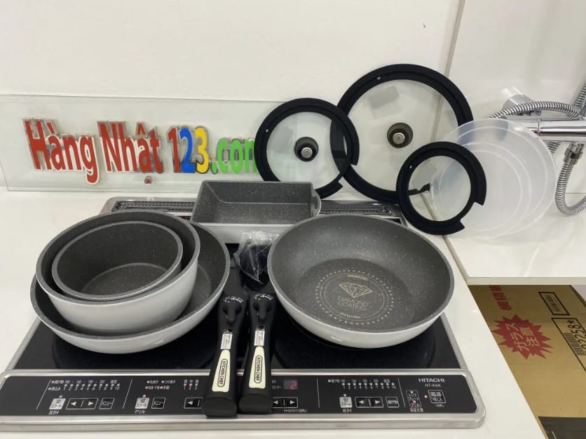 Bộ nồi IRIS OHYAMA KITCHEN CHEF 12 món có chống dính và 2 tay cầm rời