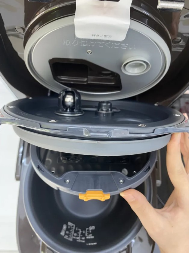 Nồi cơm điện tách đường Zojirushi NW-JC10