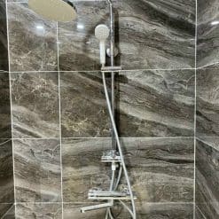 Sen Tắm Toto Tbw04401J Có Khống Chế Nhiệt Độ Gồm 1 Sen Cây Và 1 Sen Tắm Cầm Tay