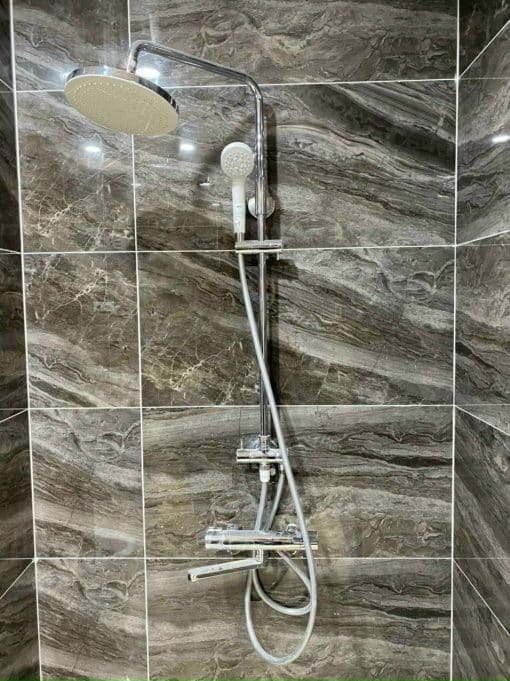 Sen Tắm Toto Tbw04401J Có Khống Chế Nhiệt Độ Gồm 1 Sen Cây Và 1 Sen Tắm Cầm Tay