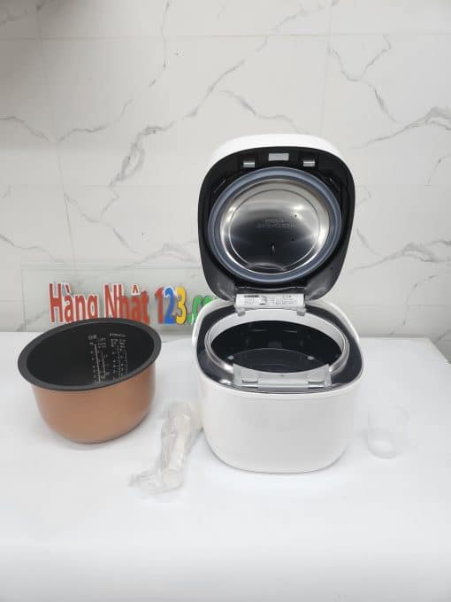 Nồi cơm toshiba rc-18vst-w áp suất và hút chân không