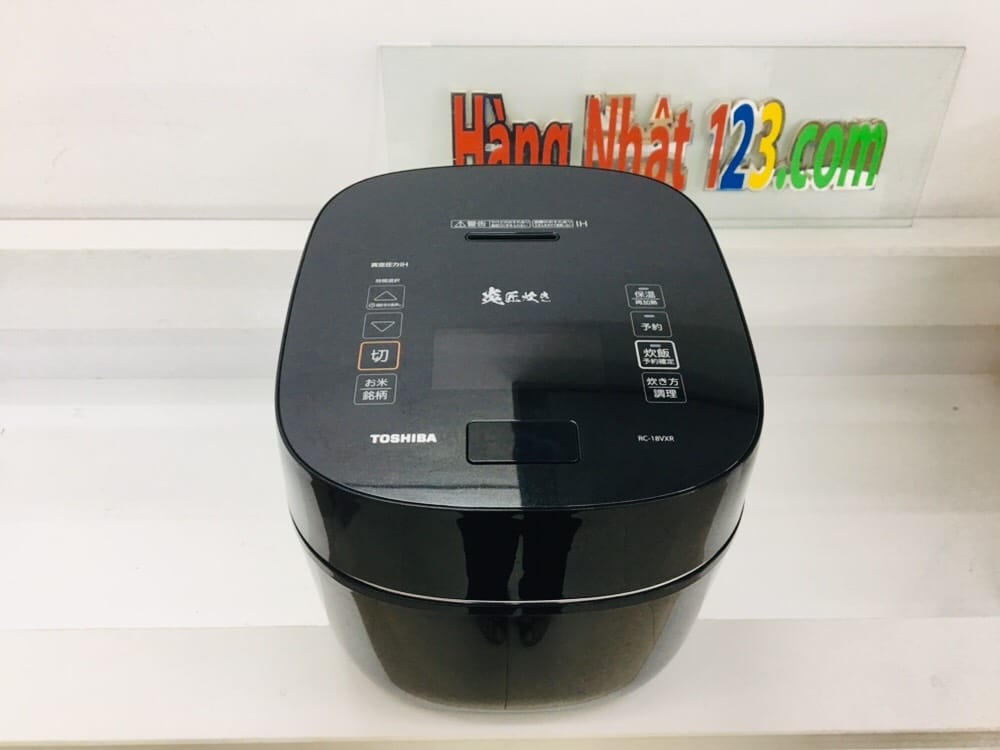 Nồi cơm điện Toshiba RC-18VXR có áp suất và hút chân không mẫu mới 2021