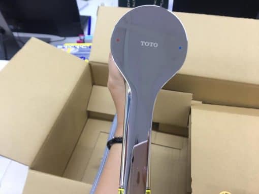 Vòi rửa nhà bếp toto tks05305j chức năng kéo dài đầu vòi và eco tiết kiệm nước
