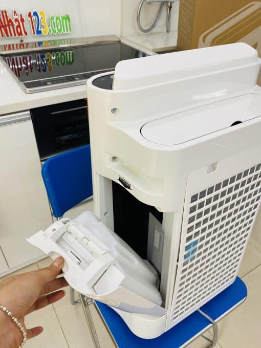Máy lọc không khí sharp kc-j50-w