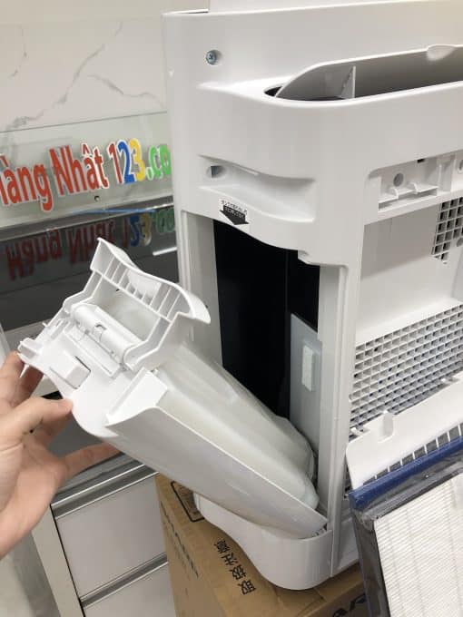 Máy lọc không khí sharp kc-p50-w