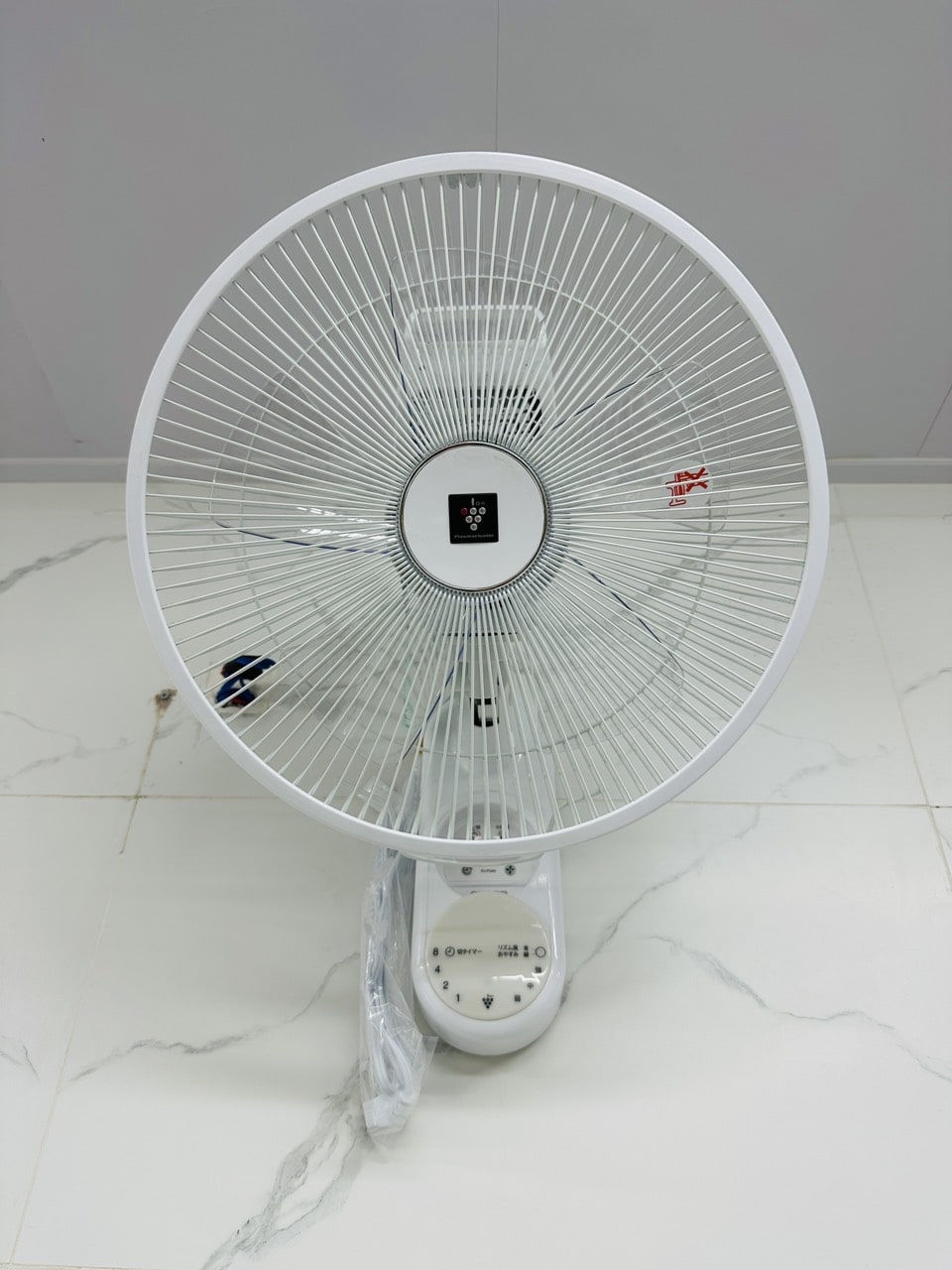 Quạt treo tường Sharp PJ-P3AK có Ion Plasma