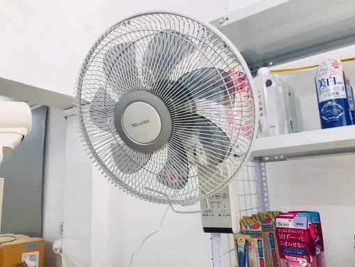 Quạt treo tường toshiba tf-30rk25 7 cánh mẫu mới 2022