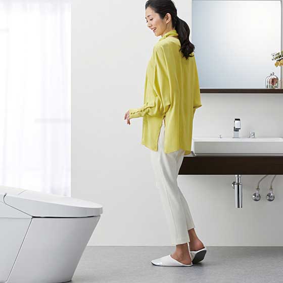 Nặp bệt thông minh toto tcf8gs34 tự động khử mùi và điều khiển từ xa