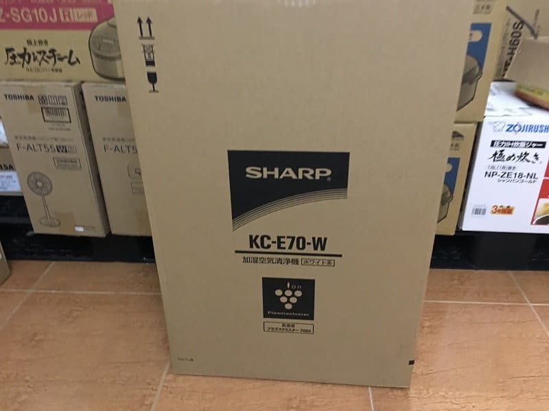 Máy lọc không khí SHARP kiêm bù ẩm tạo ion plasma khử mùi diệt khuẩn KC-E70-W