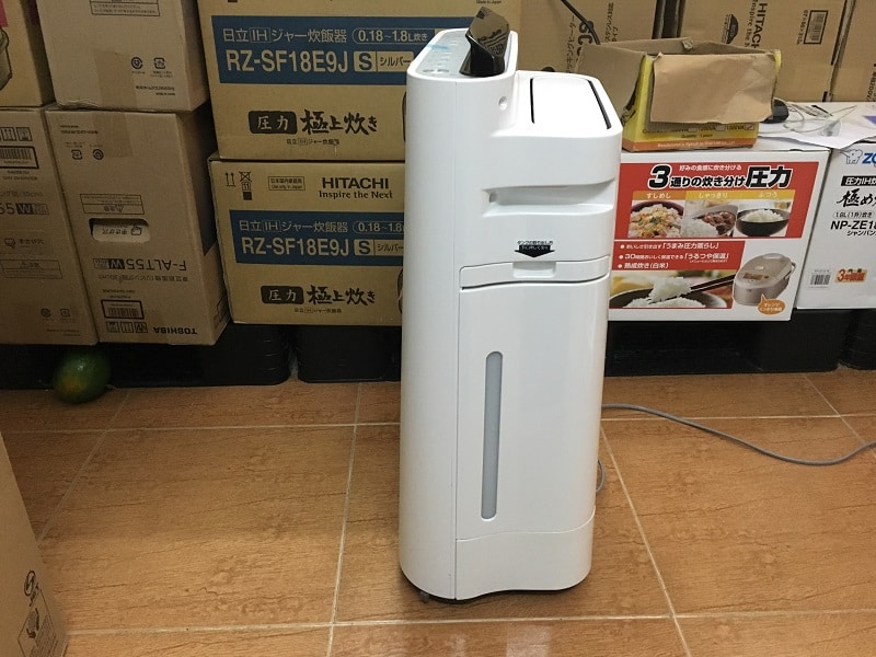 Máy lọc không khí SHARP kiêm bù ẩm tạo ion plasma khử mùi diệt khuẩn KC-E70-W