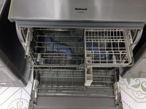 Máy rửa bát national np-50sx3 rửa cho 6 người ăn, rửa bằng nước nóng có diệt khuẩn