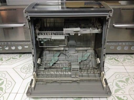Máy rửa bát national np-60ss6 có diệt khuẩn bằng tia cực tím, tráng bát bằng hơi nước