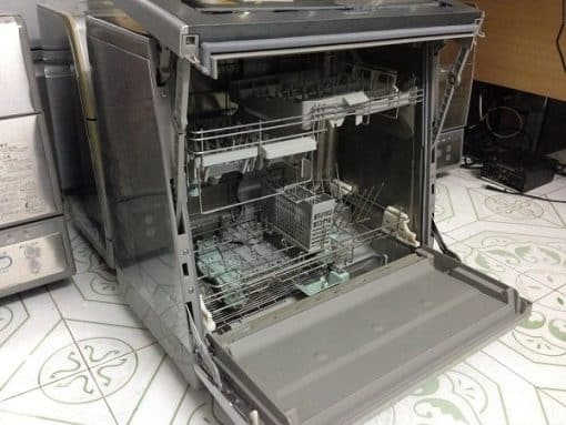 Máy rửa bát national np-60ss6 có diệt khuẩn bằng tia cực tím, tráng bát bằng hơi nước