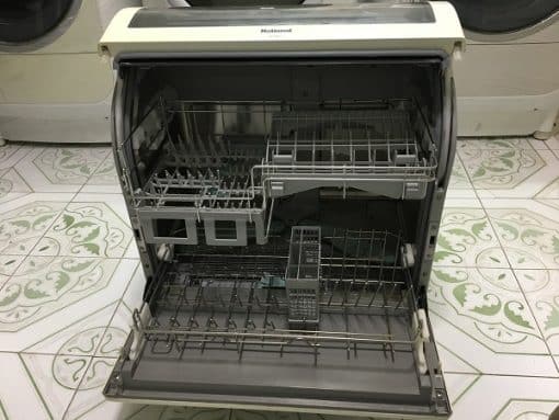 Máy rửa bát national np-bm1 rửa 6 bộ bát, rửa nước nóng, khử mùi và diệt khuẩn