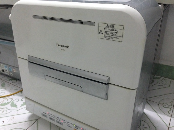 Máy rửa bát Panasonic NP-TM1 rửa 6 bộ bát đĩa, inverter rửa bằng nước nóng