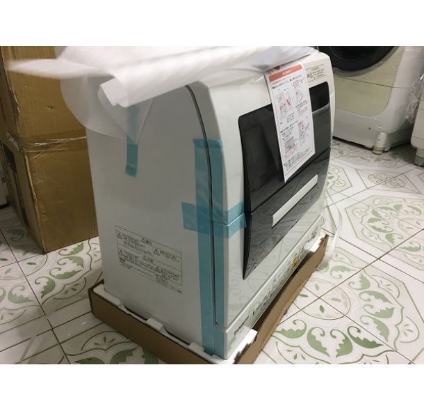 Máy rửa bát Panasonic NP-TY8-W chức năng Econavi và khử mùi diệt khuẩn