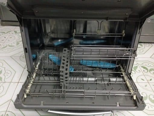 Máy rửa bát sharp qw-a60-s nội địa rửa 6 người ăn, rửa bằng nước nóng và có diệt khuẩn