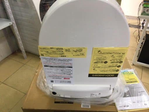 Nắp Bệt Tự Động Toto Tcf8Cm56 Rửa Tự Động Và Có Điều Khiển Từ Xa