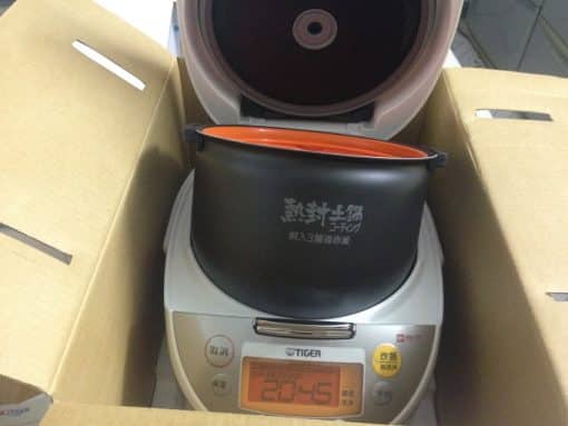 Nồi cơm điện ih tiger tacook jkq-18e1w 1l8 có chõ nấu cơm và các món khác cùng lúc