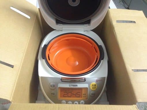 Nồi cơm điện ih tiger tacook jkq-18e1w 1l8 có chõ nấu cơm và các món khác cùng lúc