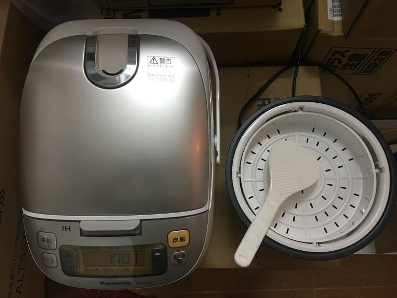 Nồi cơm điện Panasonic SR-HC105-W cao tần IH 1,0L có xửng hấp