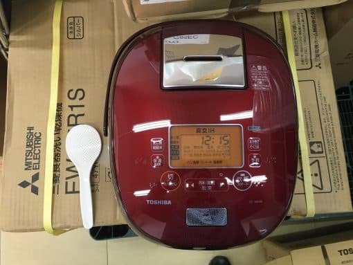 Nồi cơm điện toshiba rc-18vrk-r(đỏ) có hút chân không