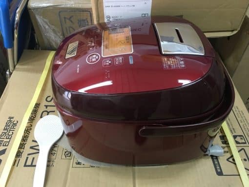 Nồi cơm điện toshiba rc-18vrk-r(đỏ) có hút chân không