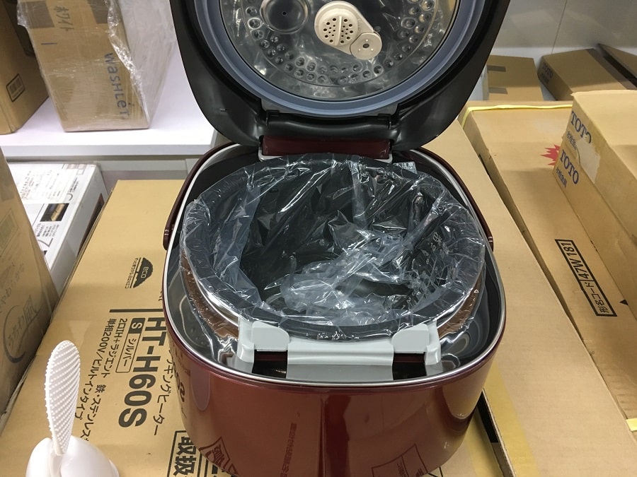 Nồi cơm điện Toshiba RC-18VSK-R có áp suất và hút chân không