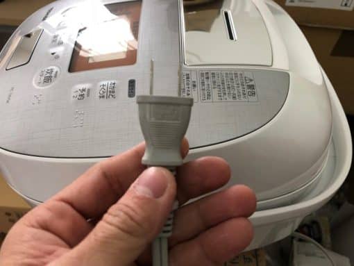 Nồi cơm điện toshiba rc-18vsk-w (màu trắng) có áp suất và hút chân không
