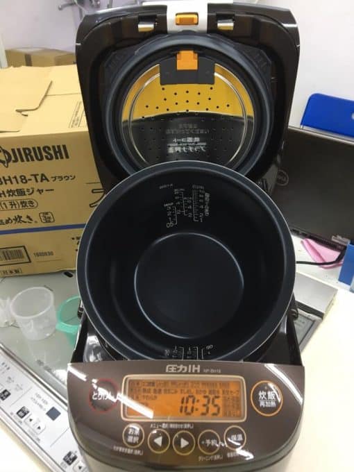 Nồi cơm điện zojirushi np-bh18-wa (màu trắng) áp suất và chức năng tách đường