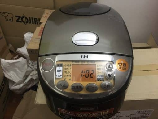 Nồi cơm điện zojirushi np-vn10-ta với cao tần ih