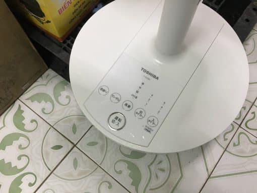 Quạt điện toshiba f-als60 có điều khiển từ xa cánh rộng 30cm màu trắng