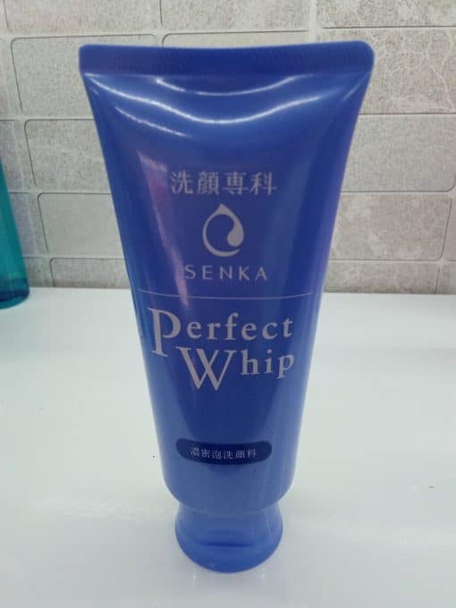 Sữa rửa mặt tạo bọt perfect whip xanh siêu dưỡng ẩm và dưỡng trắng da