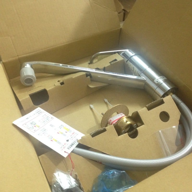 Vòi chậu rửa TOTO TKGG31EC có gạt nóng và lạnh, đầu vòi chỉnh chế độ nước
