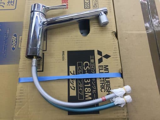 Vòi rửa bát nhà bếp toto tks05303j với khả năng điều khiển chế độ nước ngay tại đầu vòi