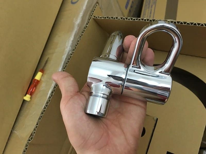 Vòi rửa nhà bếp TOTO TKF51PN chỉnh nước tại đầu vòi