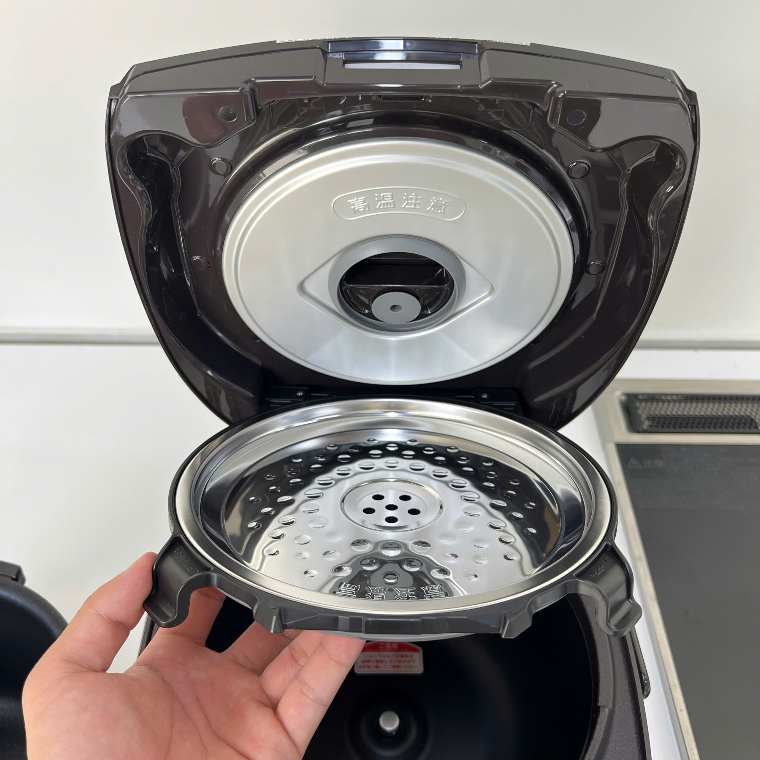 Nồi cơm Tiger JPW-D100T dung tích 1lít