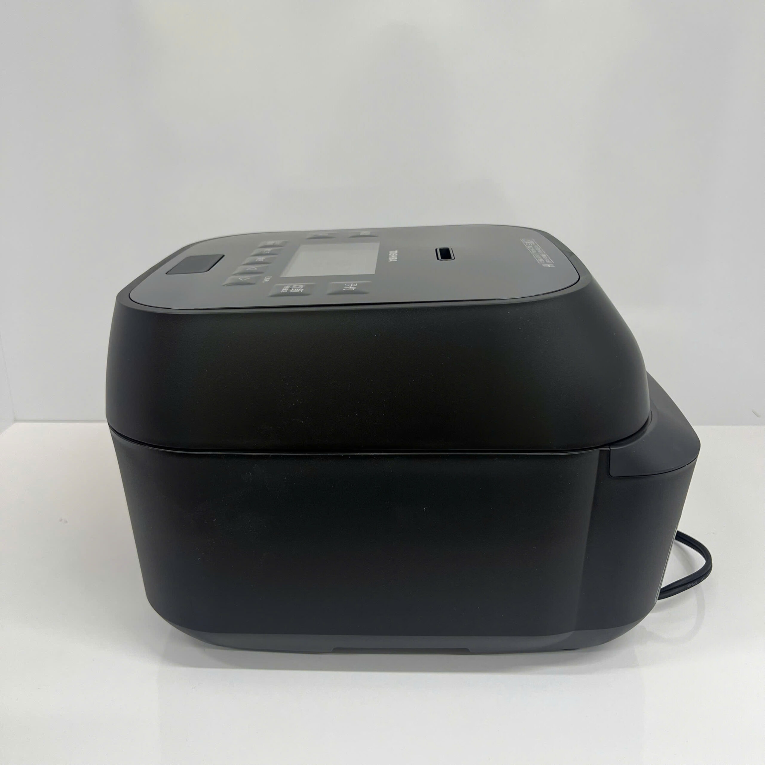 Nồi cơm điện Toshiba RC-10HGW cao tần, áp suất và hút chân không